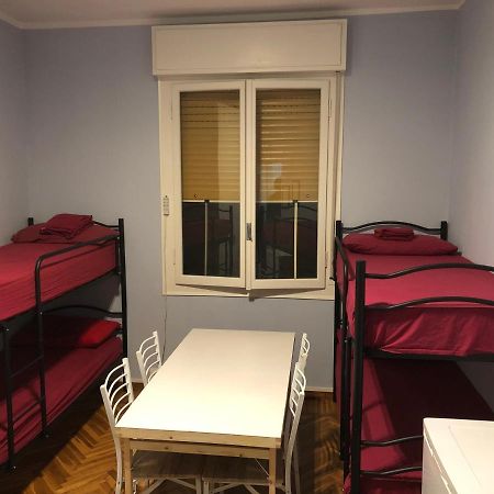Euro House Hostel โมดินา ภายนอก รูปภาพ