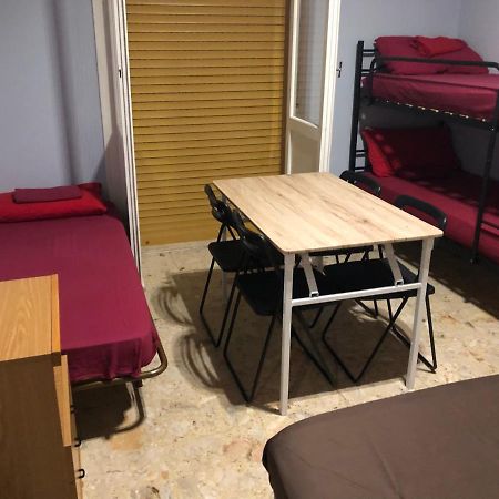 Euro House Hostel โมดินา ภายนอก รูปภาพ