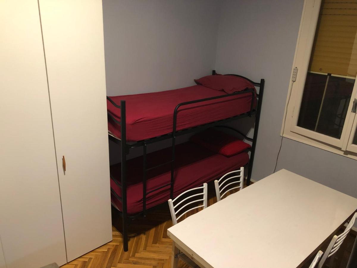 Euro House Hostel โมดินา ภายนอก รูปภาพ